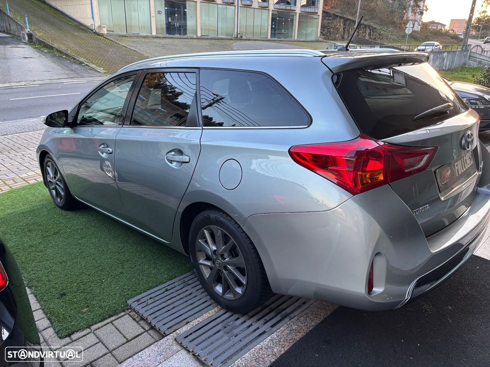 Toyota Auris Touring Sports 1.4 D-4D Design Edition - 4
