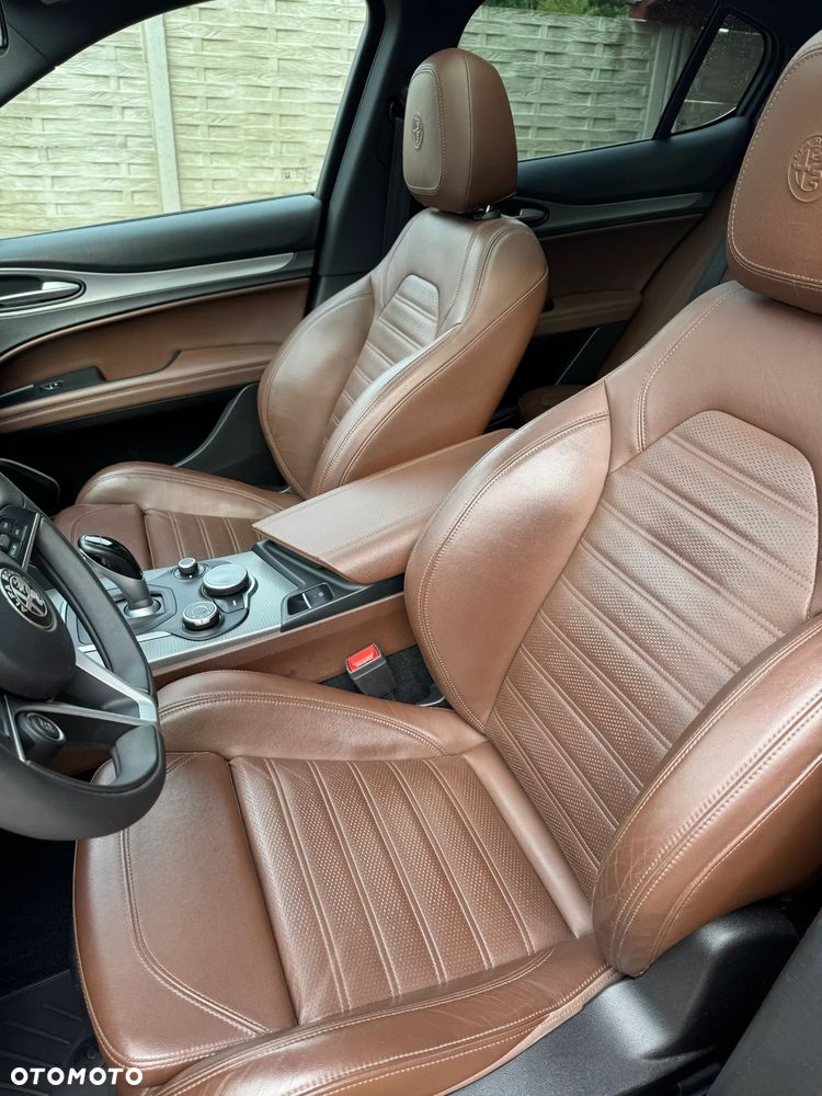 Alfa Romeo Stelvio 2.0 Turbo Veloce Q4 - 13