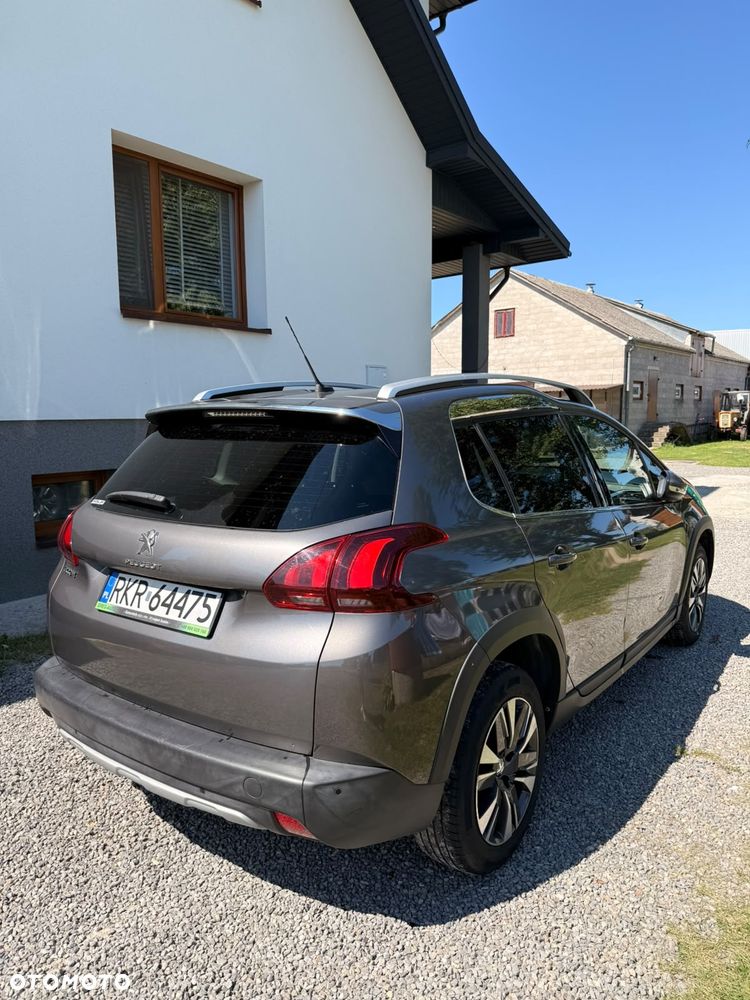 Peugeot 2008 1.2 Pure Tech GPF Active S&S EAT6 - 5