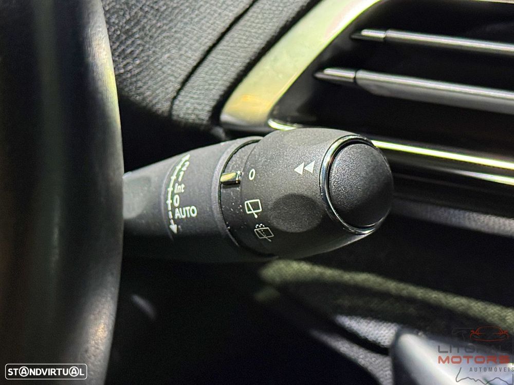 Peugeot 3008 1.2 PureTech Allure Pack EAT8 - 24