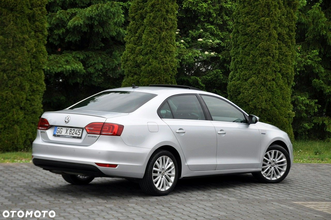 Volkswagen Jetta 1.4 Hybrid DSG Highline - 5