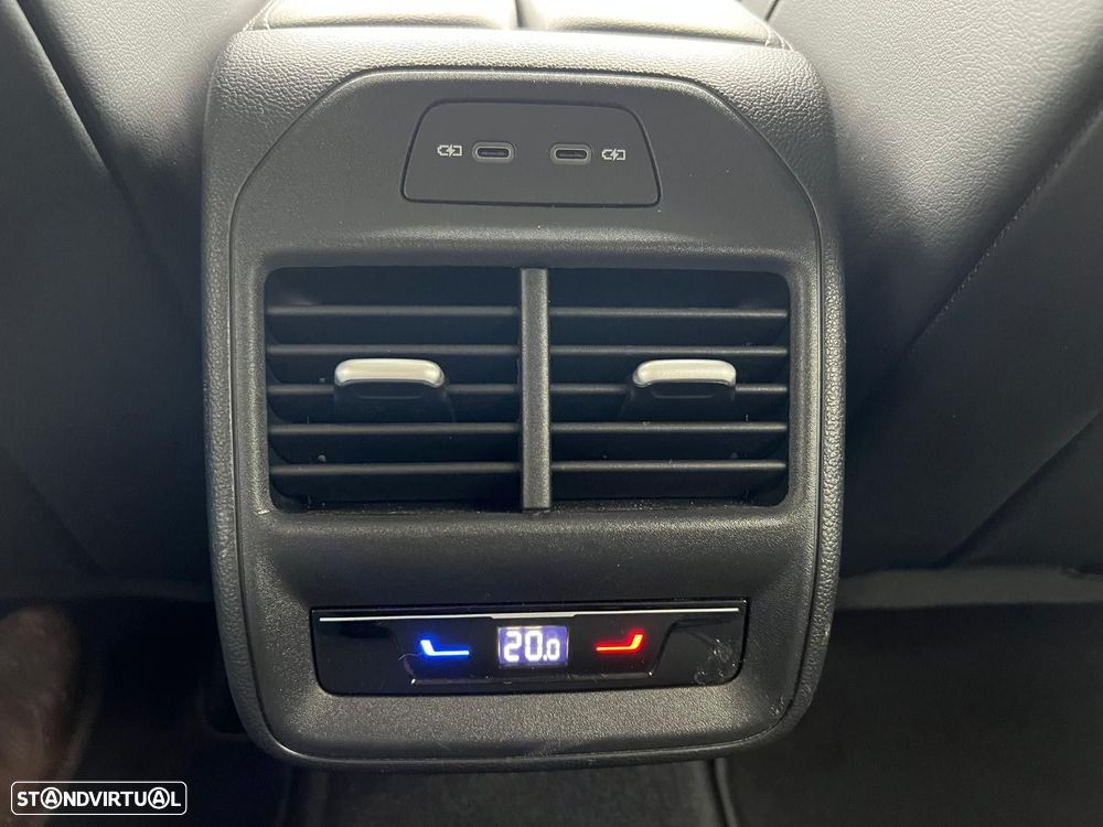 VW Passat Variant 2.0 TDi Business DSG - 20