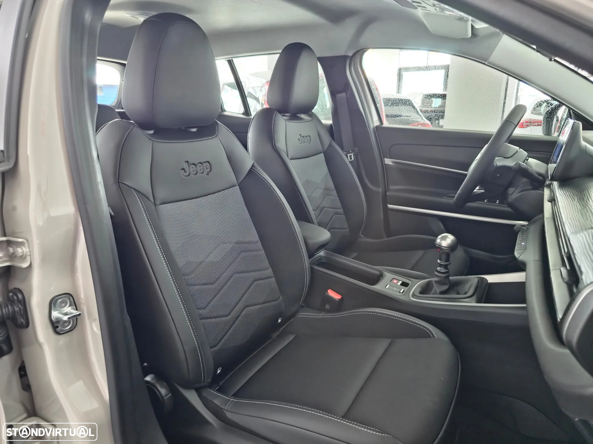 Jeep Avenger 1.2 GSE T3 Altitude - 14