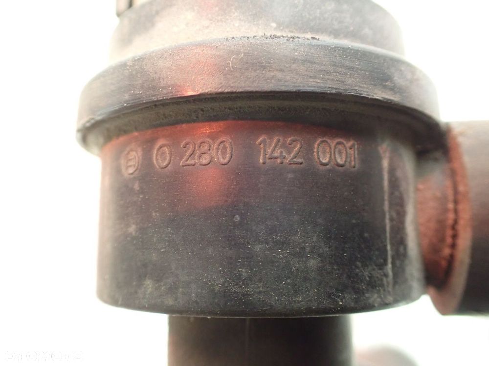 PRZEWÓD DOLOTU POWIETRZA SAAB 900 I  9346487 - 6