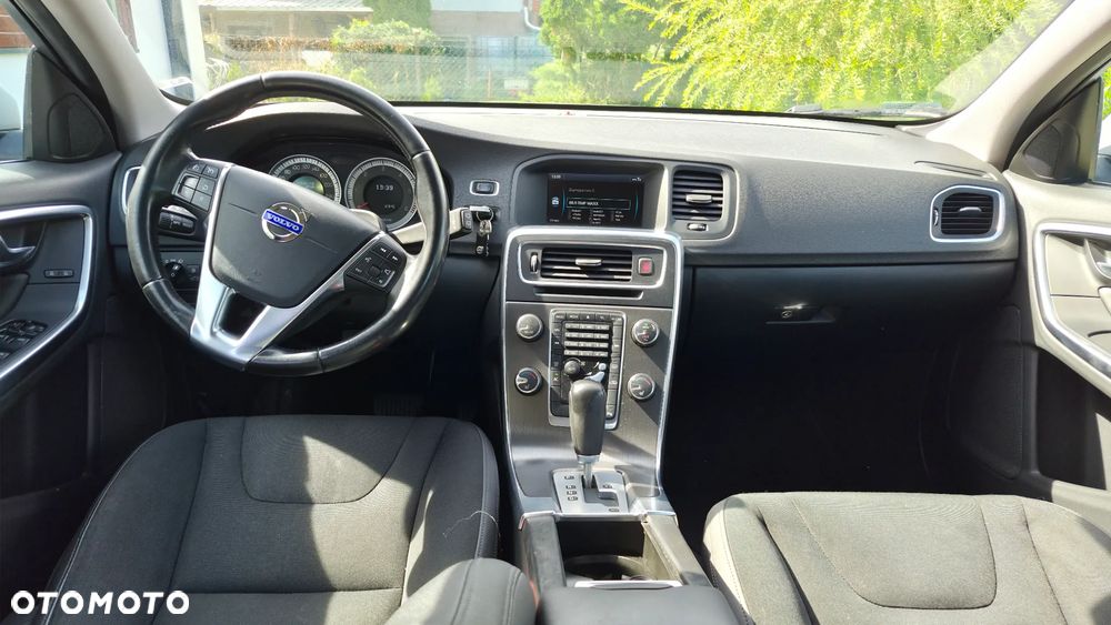 Volvo V60 D3 Geartronic Summum - 9