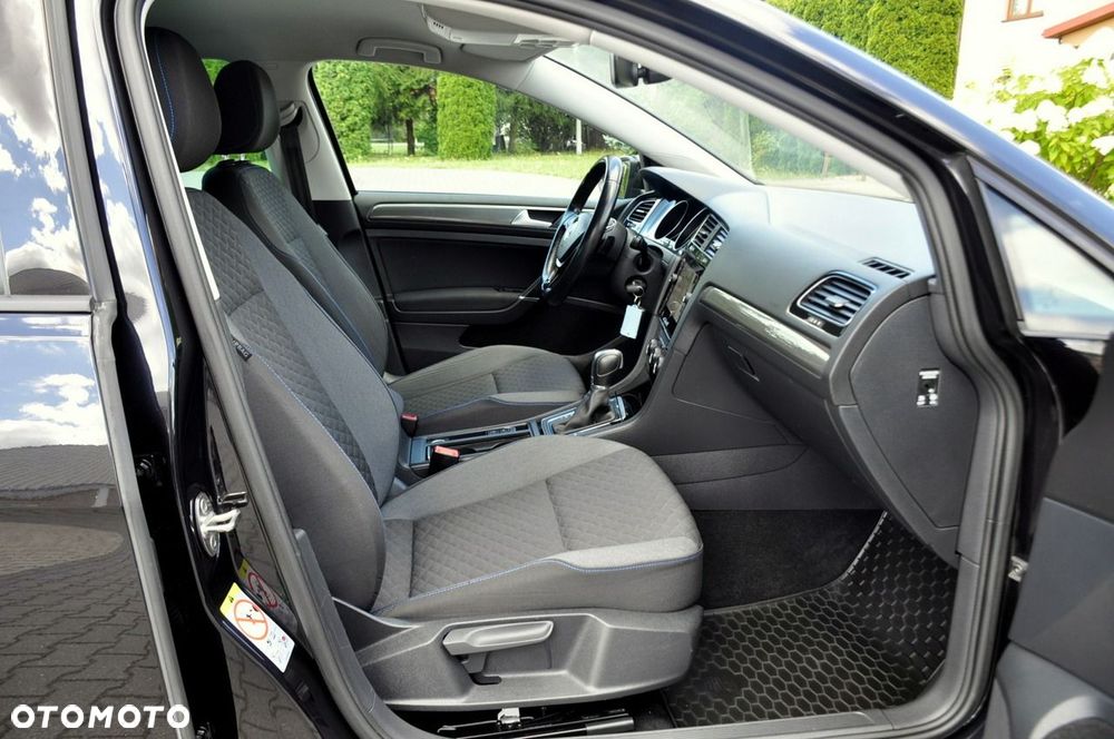 Volkswagen Golf - 17