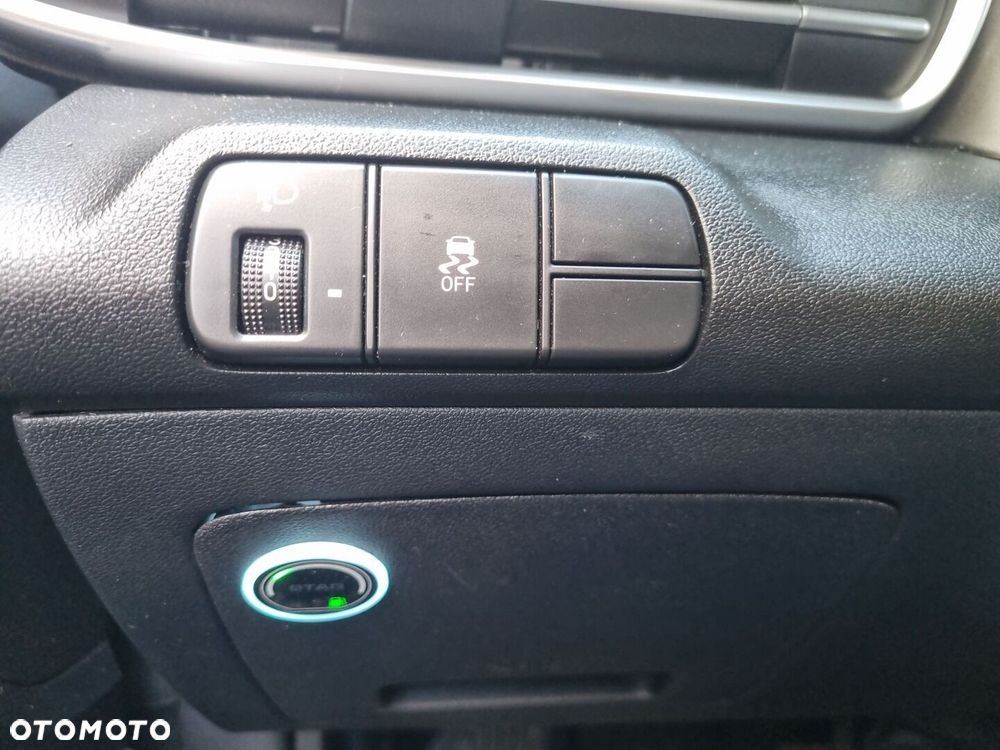 Hyundai Elantra 1.6 Smart CVT - 17