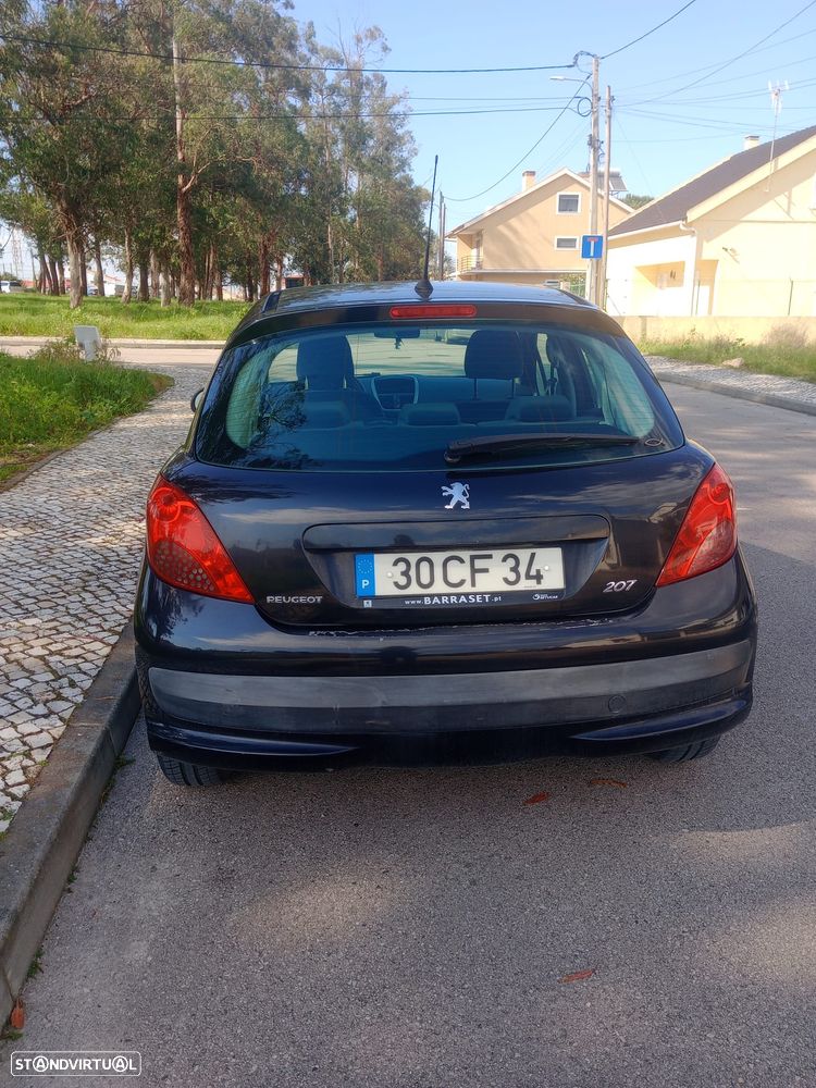 Peugeot 207 - 11