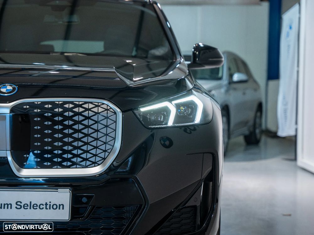 BMW iX1 eDrive20 Pack Desportivo M - 29