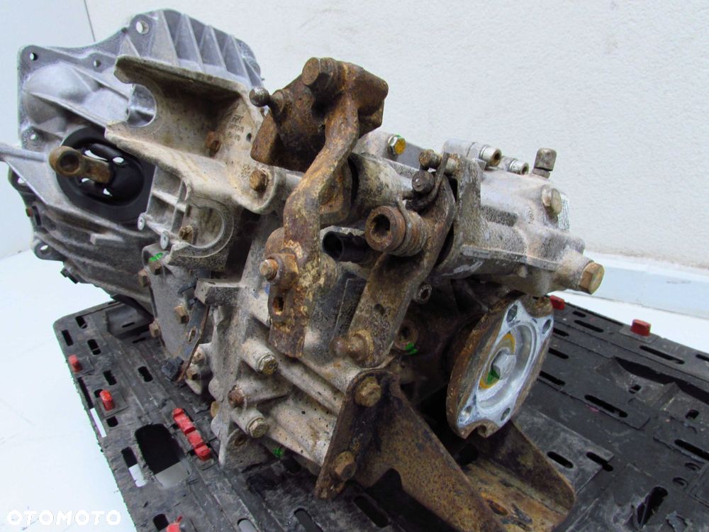 IVECO DAILY IV LIFT 35C 50C 11-14 2.3 SKRZYNIA BIEGOW 5 2830.5 8872841 245tkm - 5