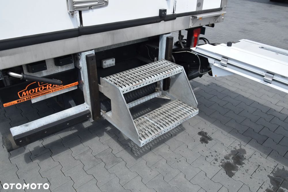 Iveco DAILY 70C18 / 3.0 - 180 KM / AUTOMAT HI-MATIC / 3 OSOBY / CHŁODNIA - MROŹNIA 4,55 M / FRIGOBLOCK / WINDA SORENSEN / KLIMA / TEMPOMAT / KAMERA COFANIA / REGULOWANE ZAWIESZENIE / SERWISOWANY / SPROWADZONY Z NIEMIEC - 22