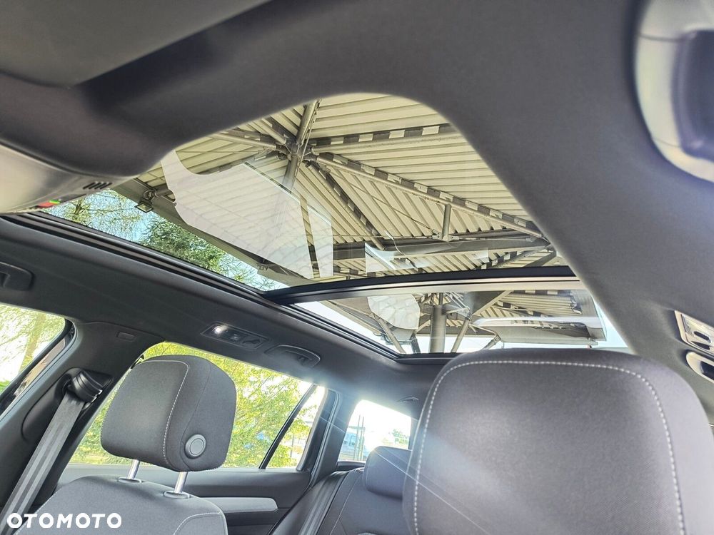 Volkswagen Passat - 36