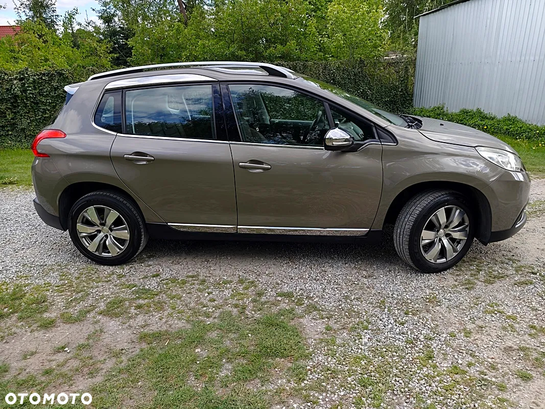 Peugeot 2008 1.2 Pure Tech Style - 17