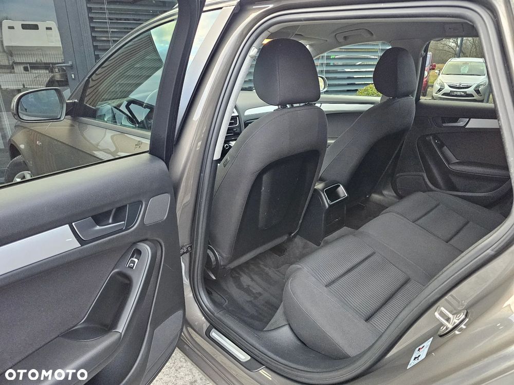 Audi A4 Avant 2.0 TDI DPF multitronic S line Sportpaket - 12