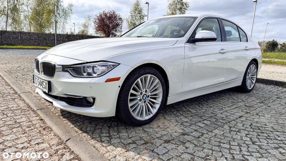 BMW Seria 3 328i Sport-Aut Luxury Line - 2