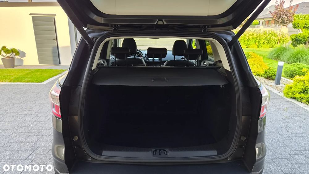 Ford Kuga 1.5 EcoBoost 2x4 Titanium - 35