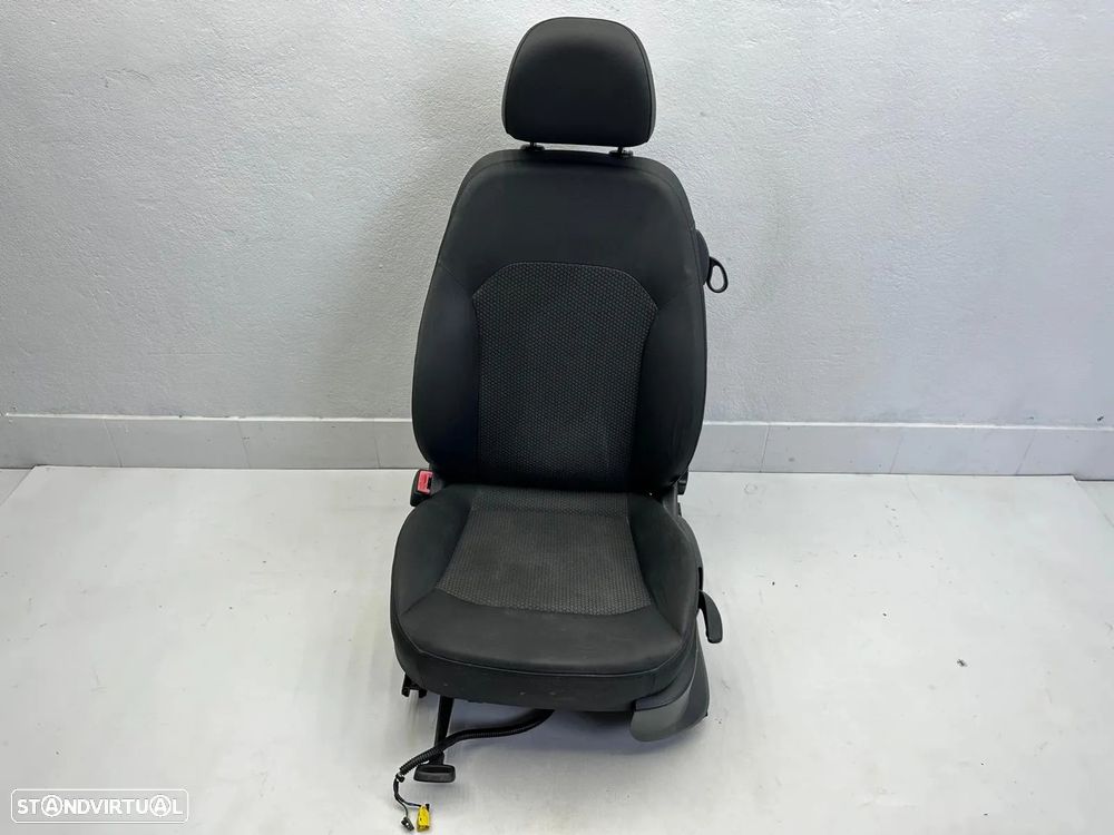 Conjunto Bancos - Audi A1 8X (2012) - 4