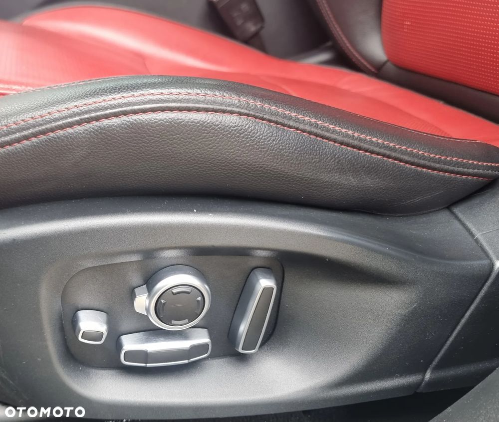 Jaguar F-Pace 25t AWD R-Sport - 10