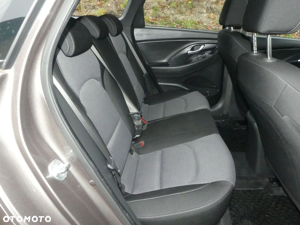 Hyundai i30 1.5 DPI Comfort - 28