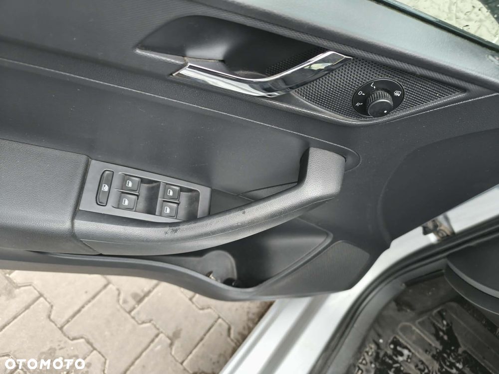 Skoda RAPID 1.6 TDI DPF Ambition - 11