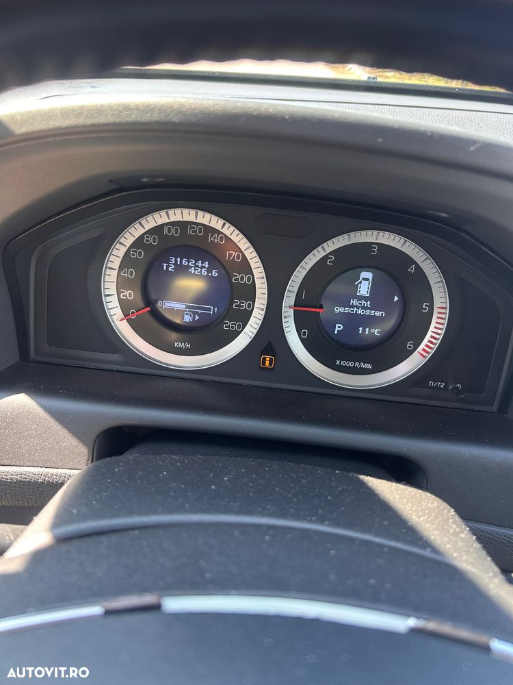 Volvo XC 60 D5 AWD A6 Basic - 8