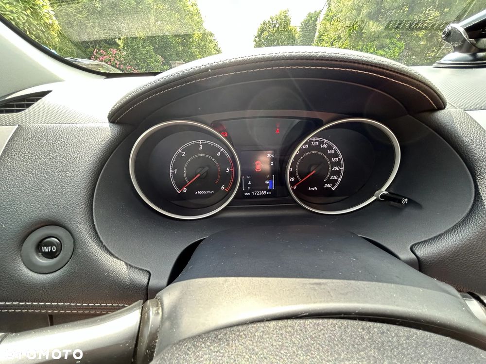 Mitsubishi Outlander 2.0 DID Intense + - 11