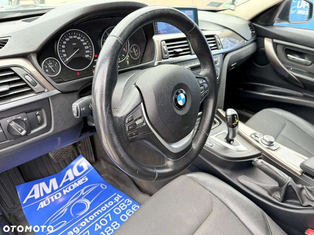 BMW Seria 3 320d Touring - 16