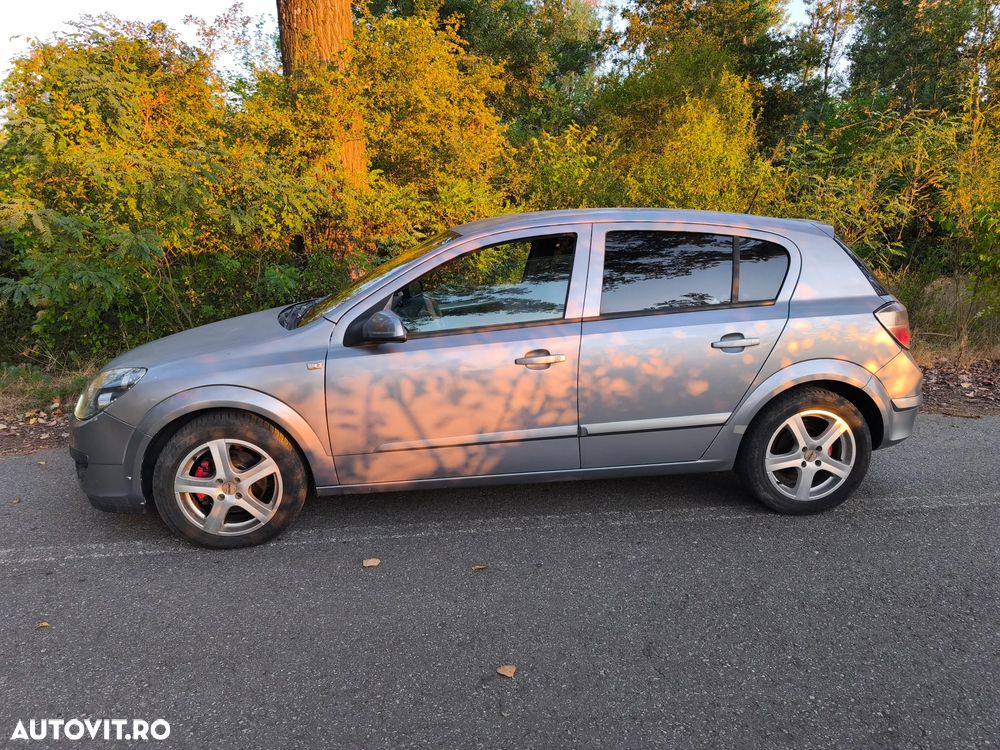 Opel Astra 1.6i Sport - 4