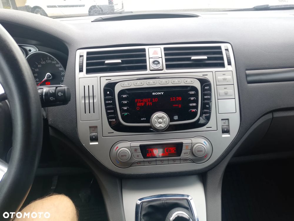 Ford Kuga 2.0 TDCi Titanium FWD - 10