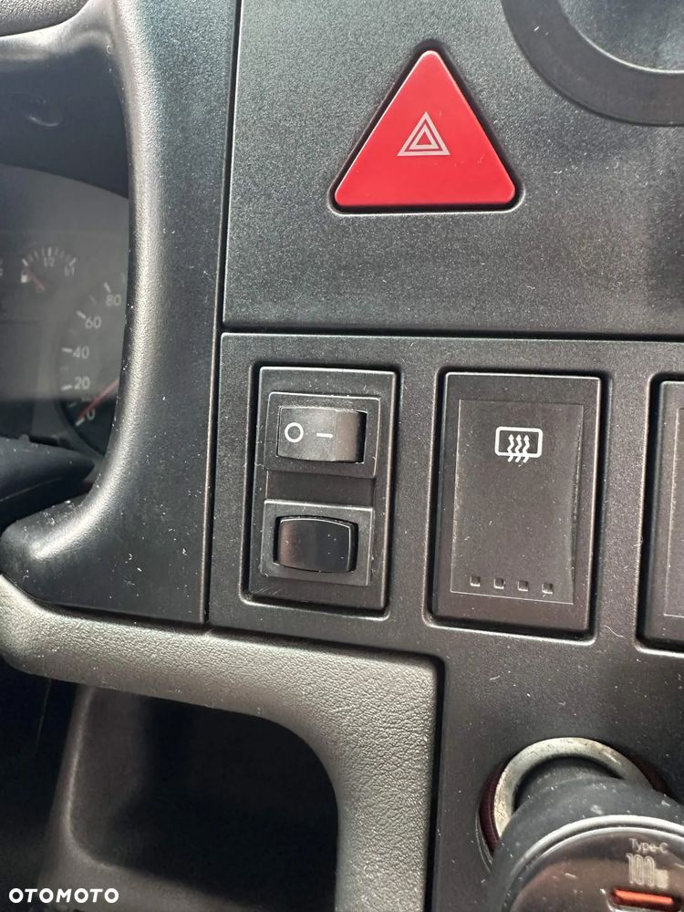 Volkswagen Transporter - 30