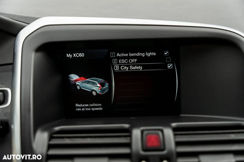 Volvo XC 60 D4 AWD Geartronic Summum - 28