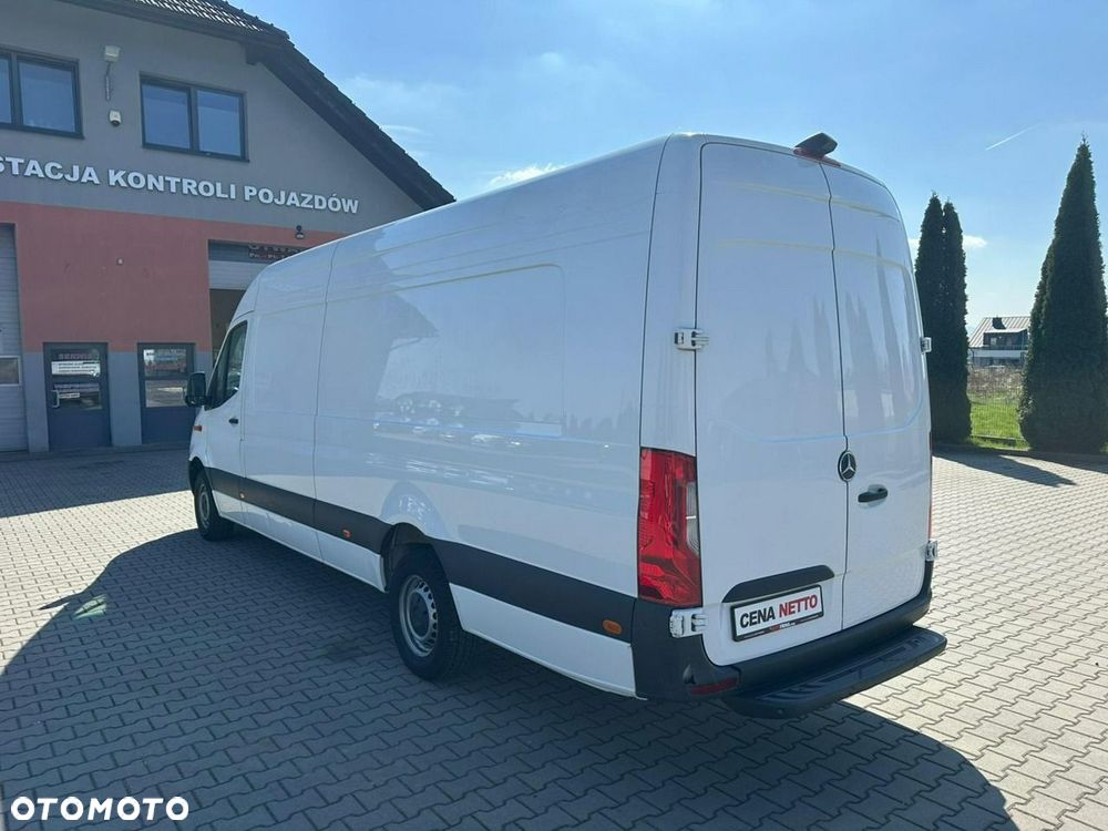 Mercedes-Benz Sprinter - 4