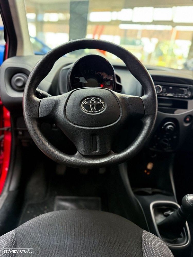 Toyota Aygo 1.0 X-Play - 10