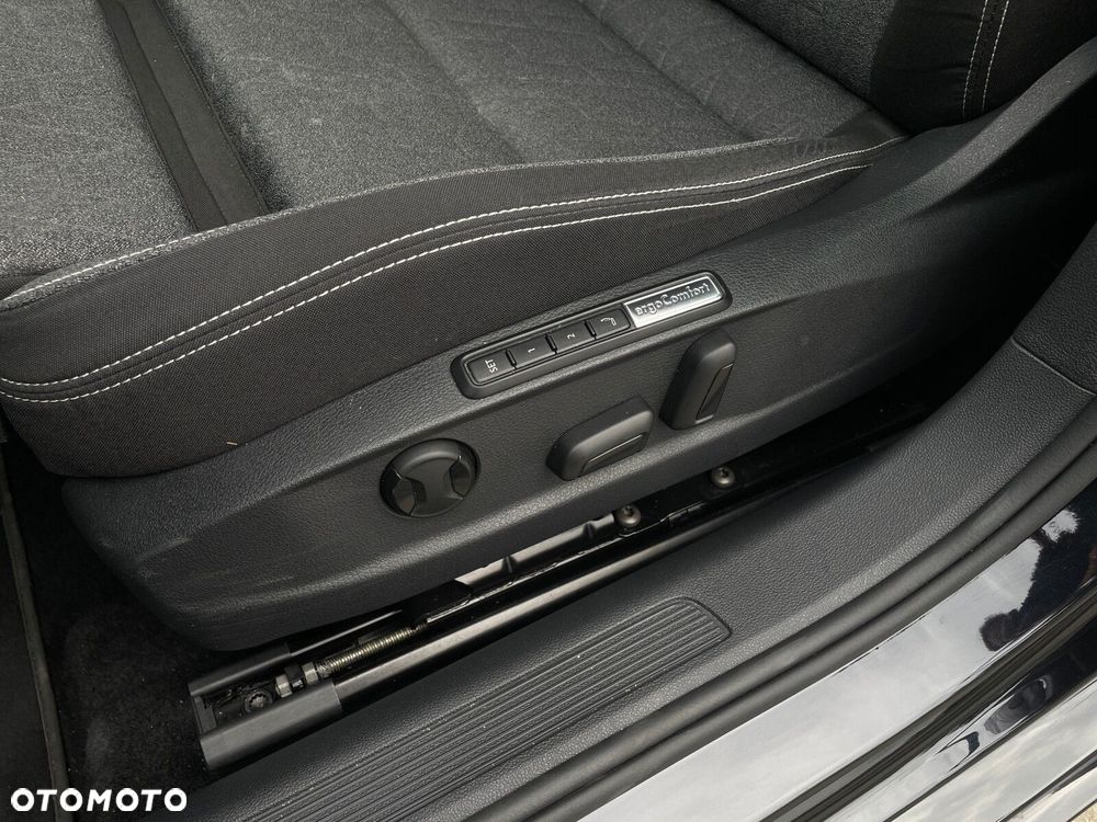 Volkswagen Passat Variant 2.0 TDI SCR Business Plus DSG - 13