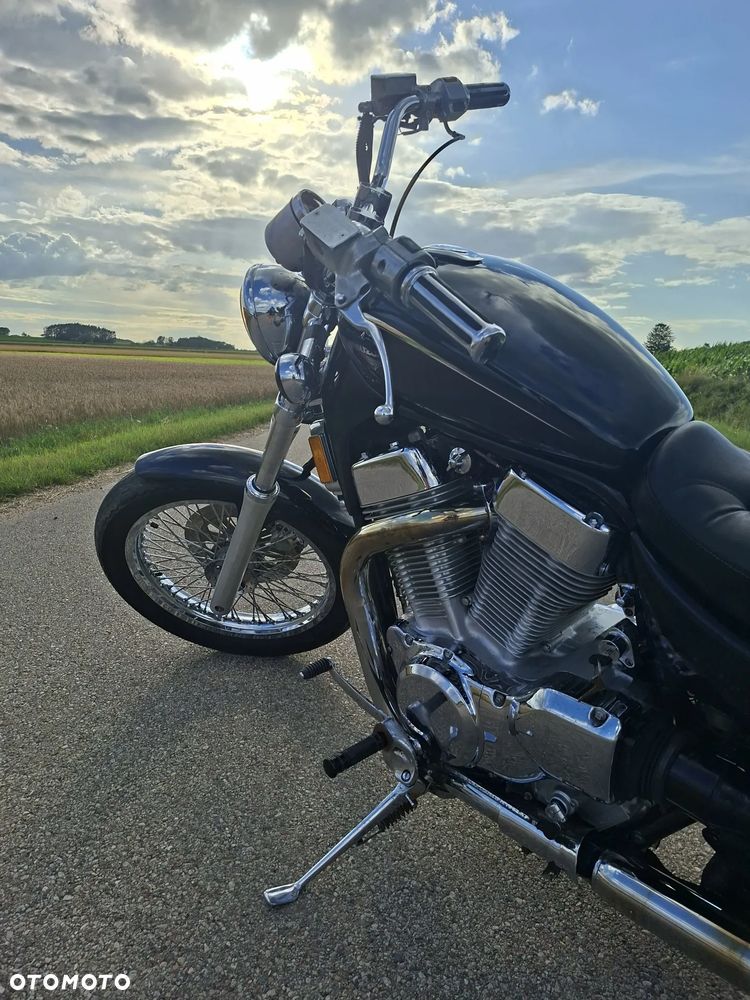 Suzuki Intruder - 10