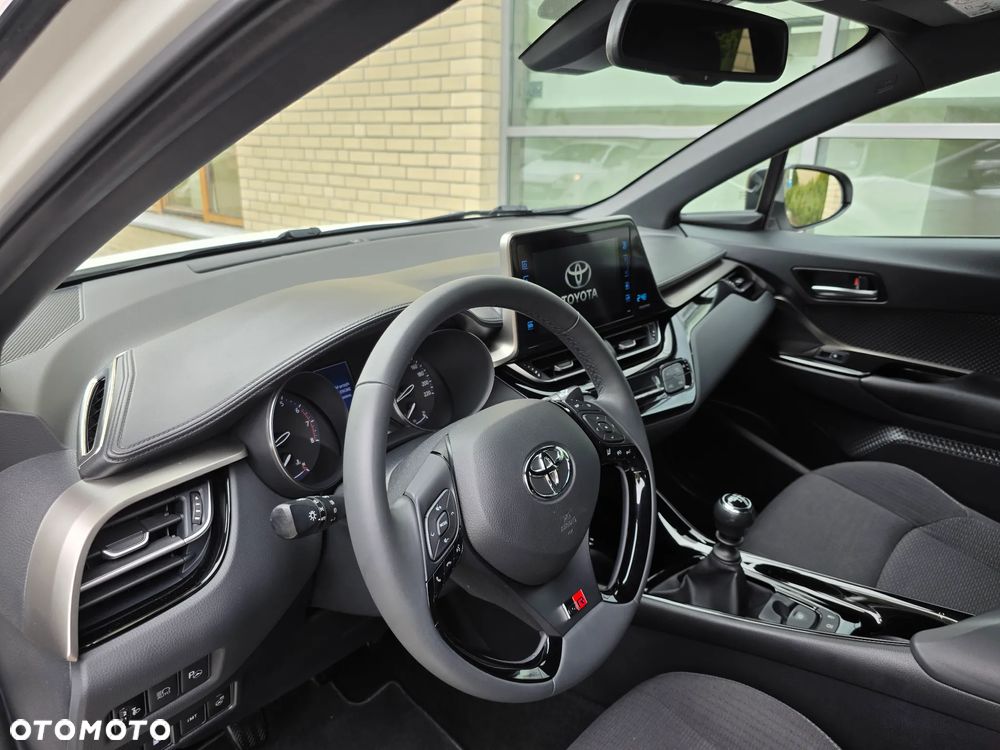 Toyota C-HR - 16