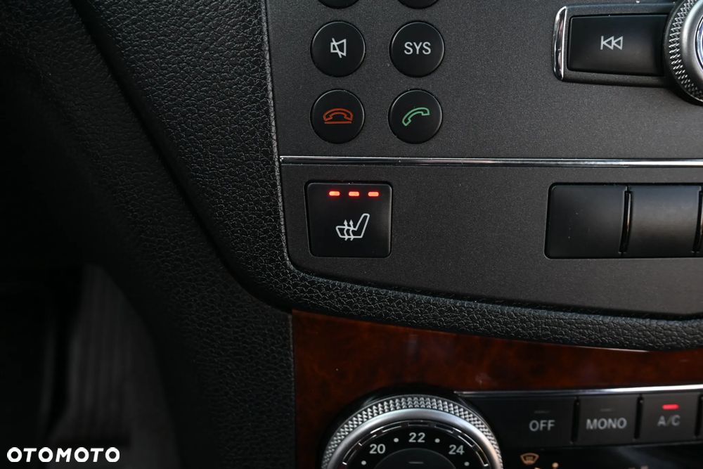 Mercedes-Benz Klasa C 350 CDI DPF 7G-TRONIC BlueEFFICIENCY Avantgarde - 23