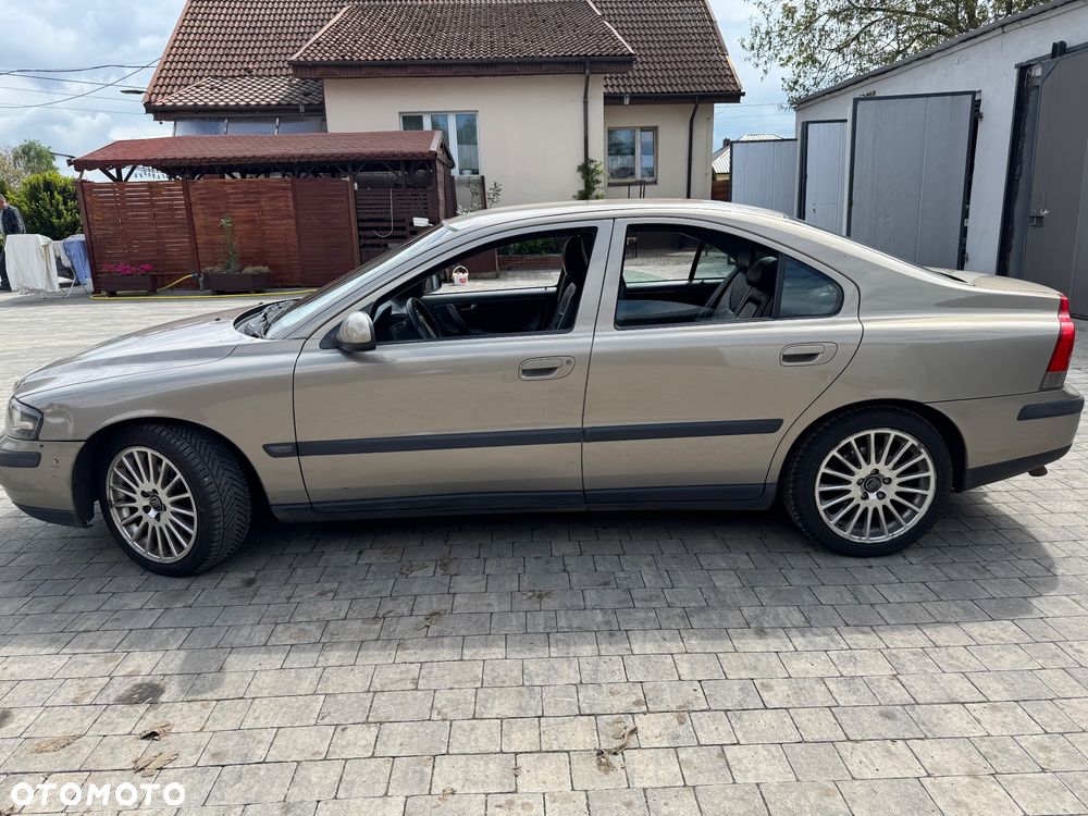 Volvo S60 2.4 D5 - 16
