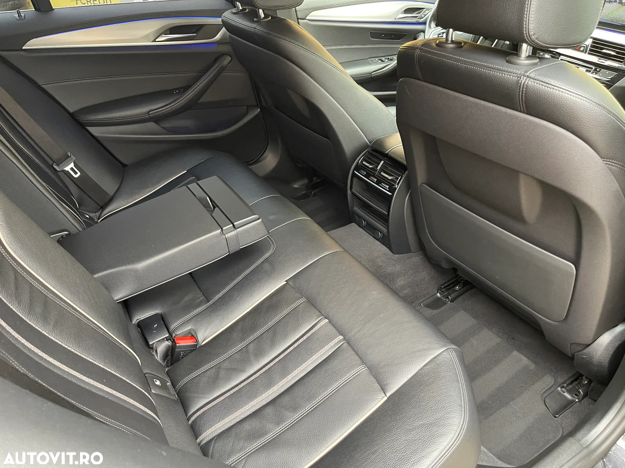 BMW Seria 5 520d xDrive AT - 10