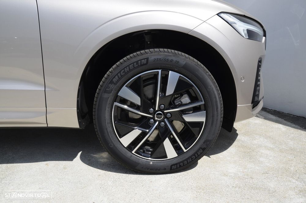 Volvo XC 60 2.0 T6 PHEV Plus Dark AWD - 7