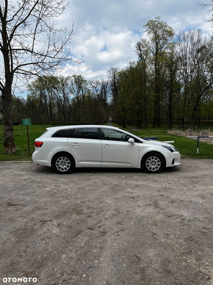 Toyota Avensis 2.0 D-4D Active - 5