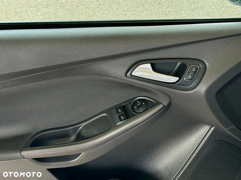 Ford Focus - 17