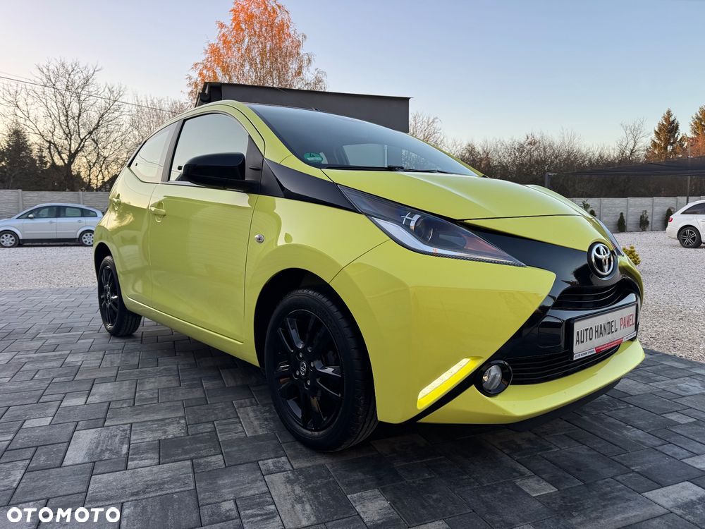 Toyota Aygo x mit x-business Paket - 18