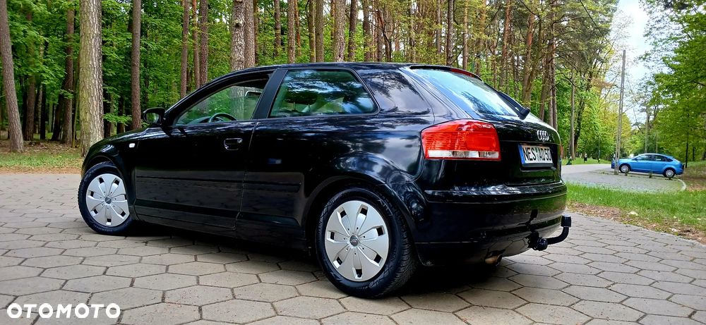 Audi A3 3-drzwiowe 1.6 Attraction - 2
