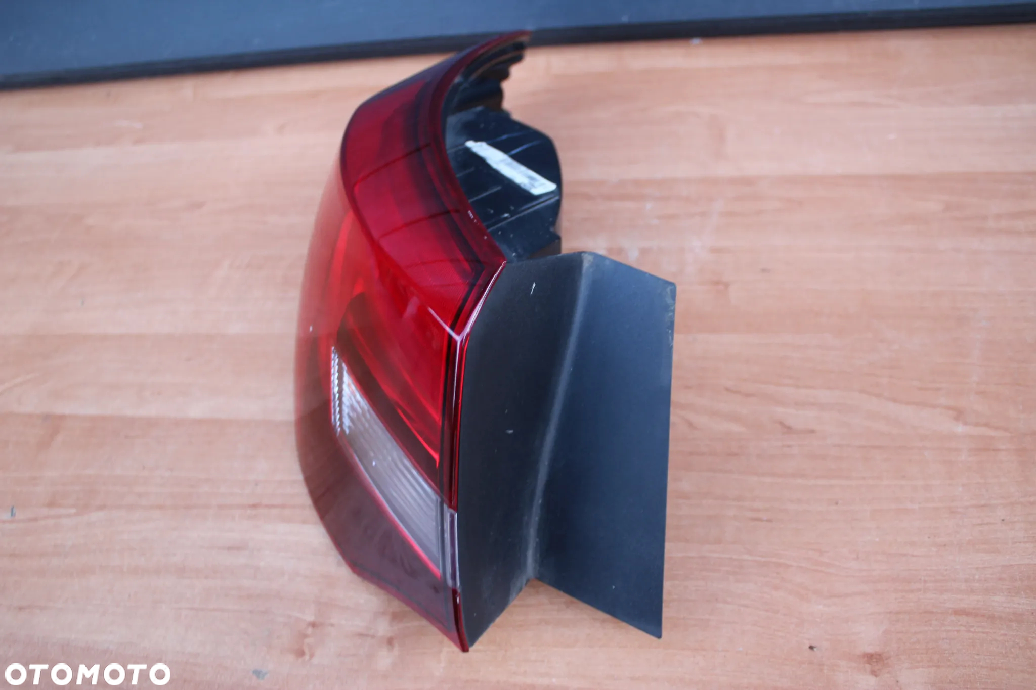 LAMPA LEWA TYLNA LEWY TYŁ W BŁOTNIK OPEL ASTRA J SEDAN EUROPA ORYGINALNA 25870153 - 7