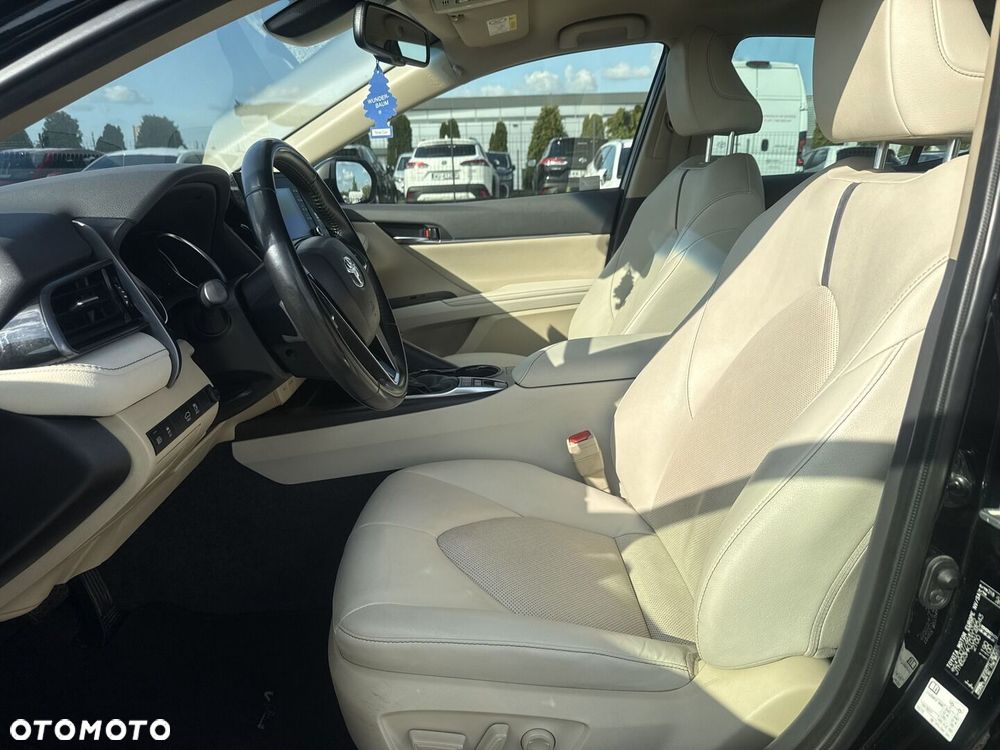 Toyota Camry 2.5 Hybrid Comfort CVT - 17
