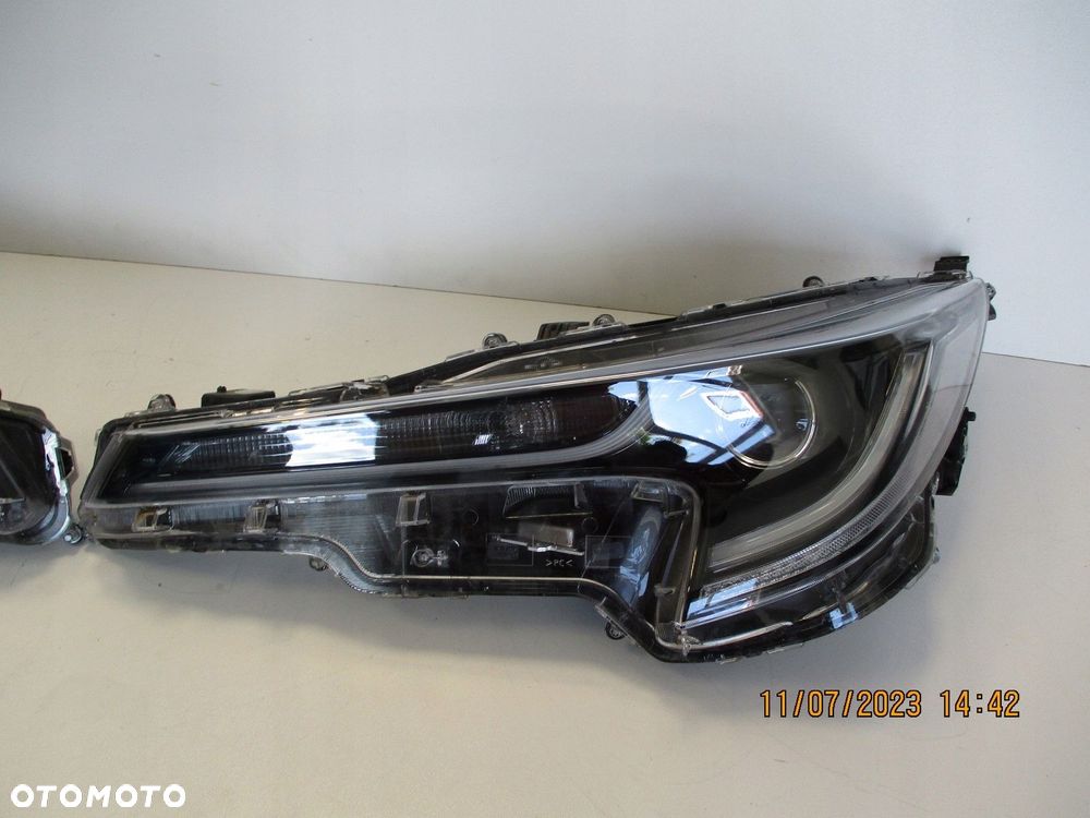 Lampa LEWA TOYOTA COROLLA E21 LED KOMBI - 2