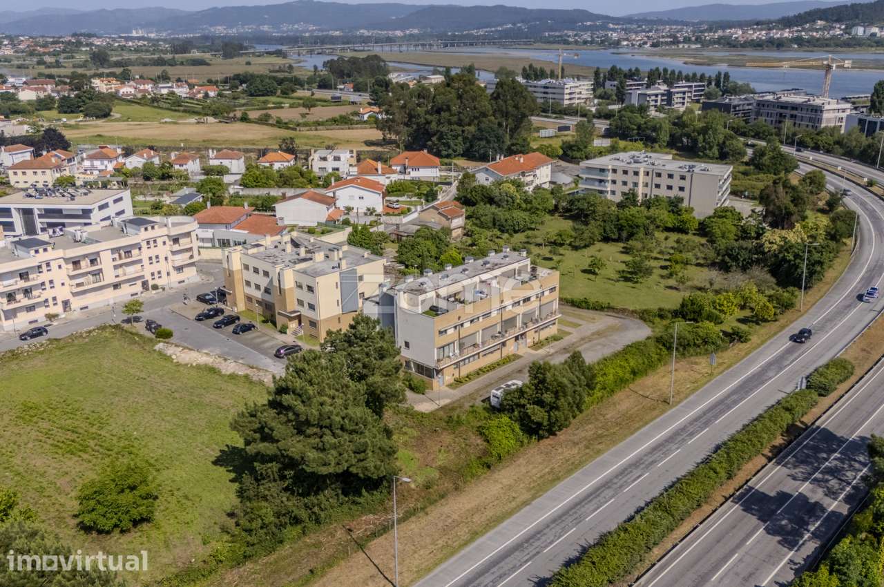 Apartamento T3 com 2 Garagens - Meadela - Grande imagem: 5/39