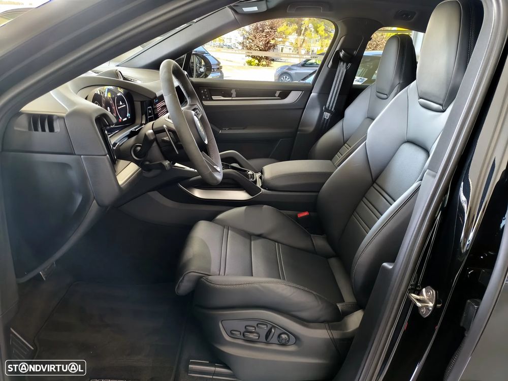 Porsche Cayenne Coupé E-Hybrid - 8