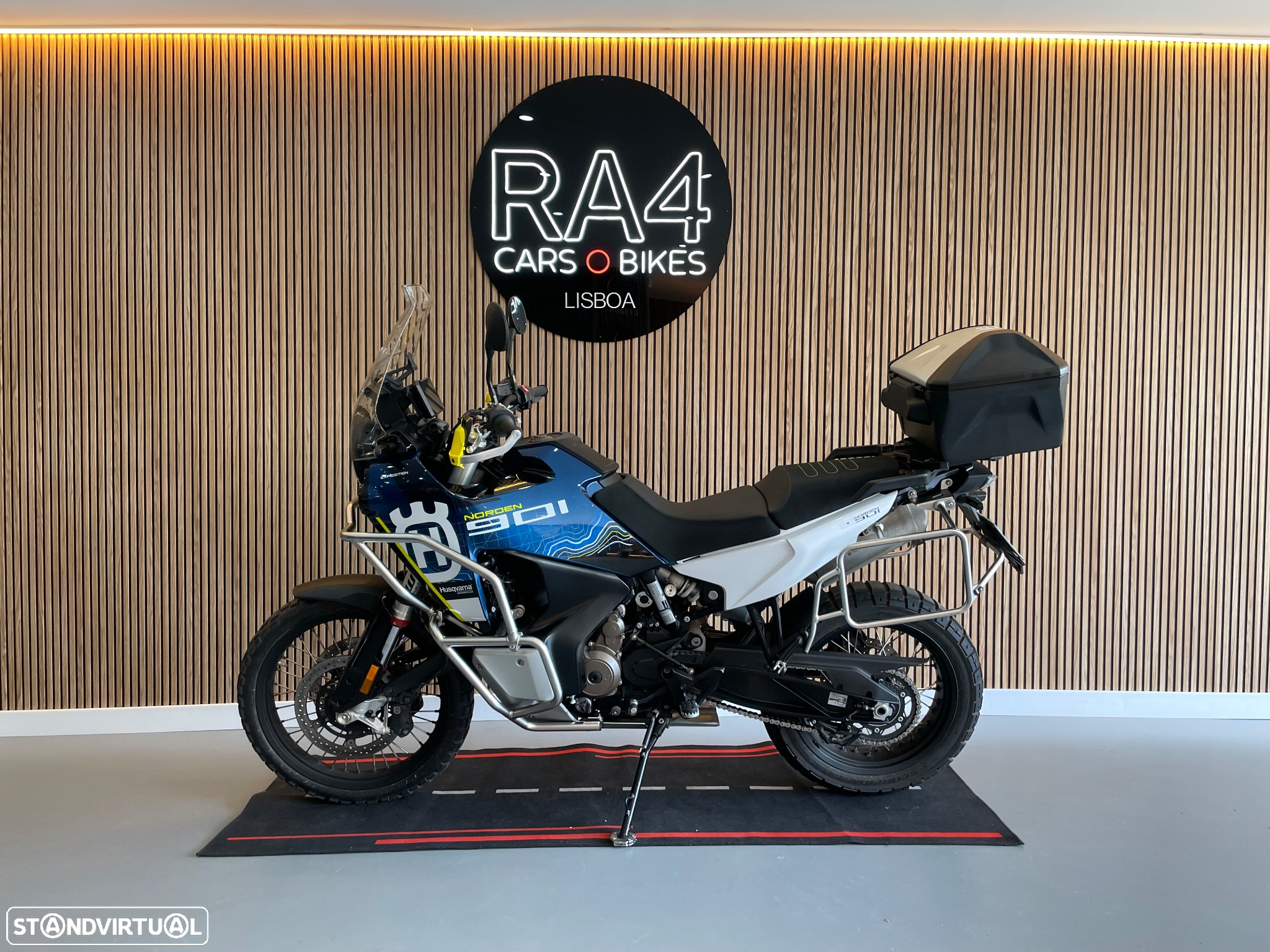 Husqvarna Norden 901 Expedition - 2